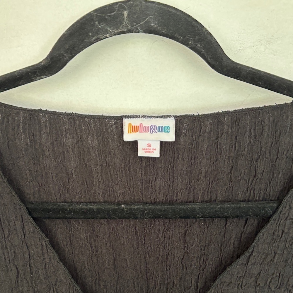 LuLaRoe Textured black oversized v neck tunic - Picture 2 of 3